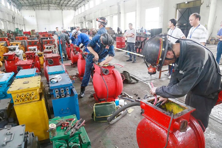 威信煤炭开展电缆接线、钢管焊接技术比武活动
