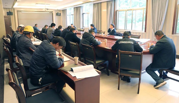 龙8头号玩家(国际)官方网站（煤化）集团总经理助理杜昌华一行到富源团结煤业公司开展煤矿项目建设专项调研