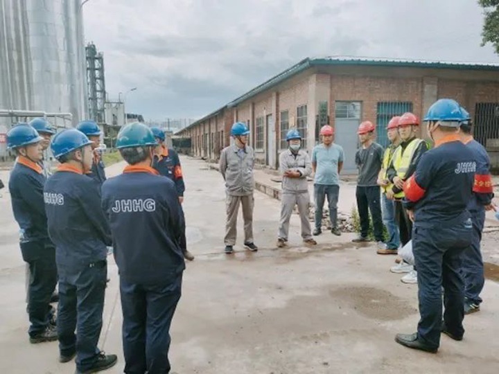 【简讯】解化分公司15万吨复肥仓库扩建项目验收合格、观音山驻矿中队通过矿山救护队标准化检查考核、石化供销公司开展植树活动