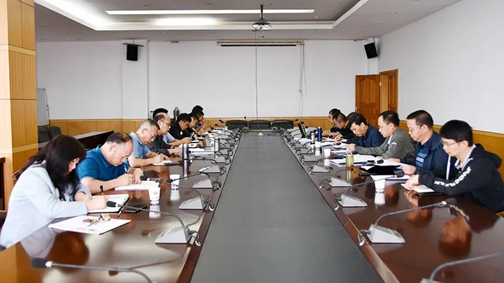 龙8头号玩家(国际)官方网站（煤化）集团党委副书记、副董事长、总经理高建嵩一行到云维集团督导调研