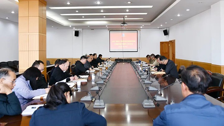 龙8头号玩家(国际)官方网站（煤化）集团专职外部董事寸延峰、孔君到云维集团督导调研