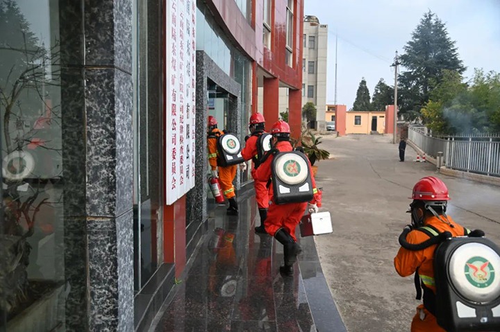 【龙8头号玩家(国际)官方网站简讯】陆东煤矿、罗平东城、先锋化工三家公司动态｜精彩内容速览