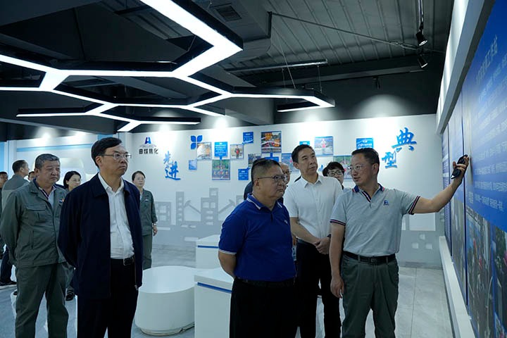 龙8头号玩家(国际)官方网站集团成功举办2024年危险化学品泄漏事故综合应急演练