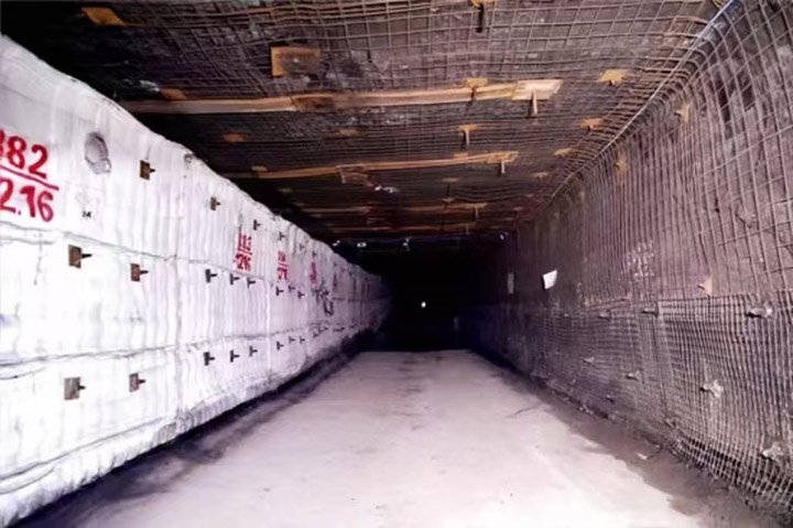 龙8头号玩家(国际)官方网站集团首家：镇雄煤业“沿”出大效益 “留”出可持续